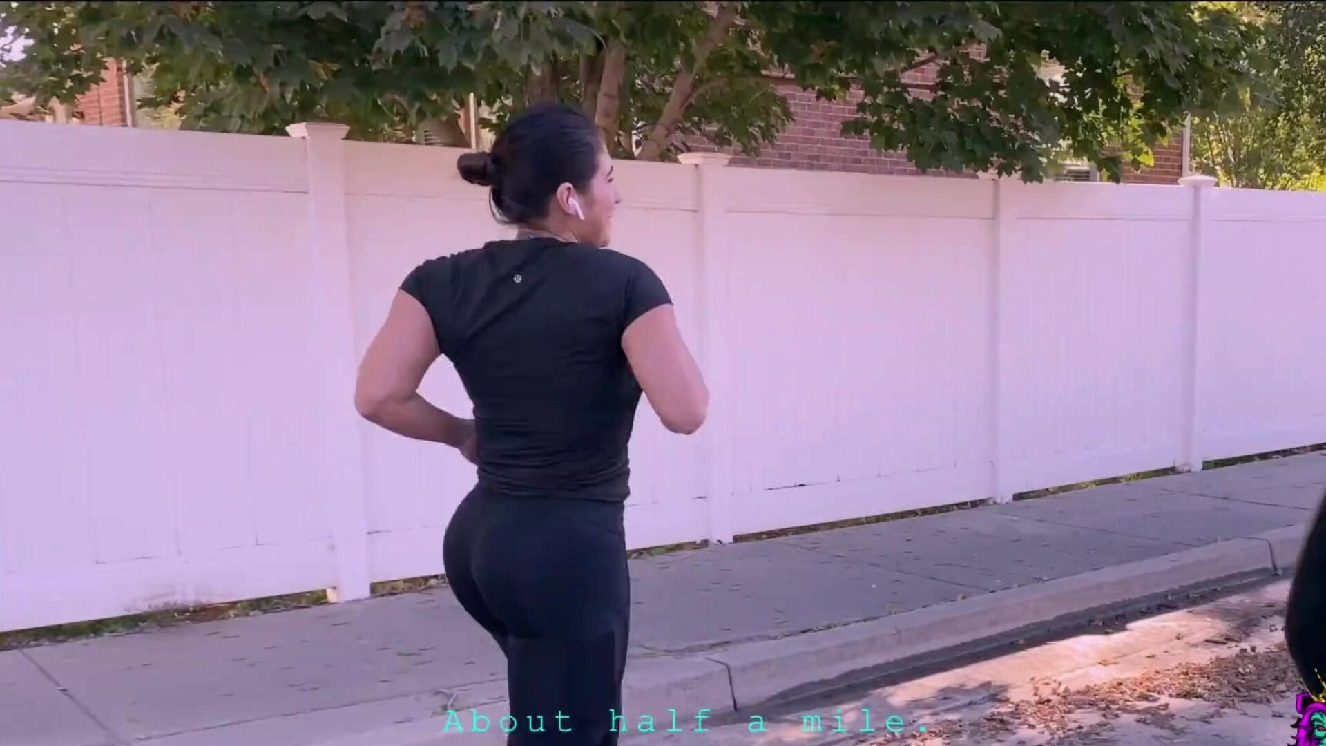 Big Ass Brunette Stops her Run to Suck a Dick and Ended up with her Sweaty Pussy Fucked.